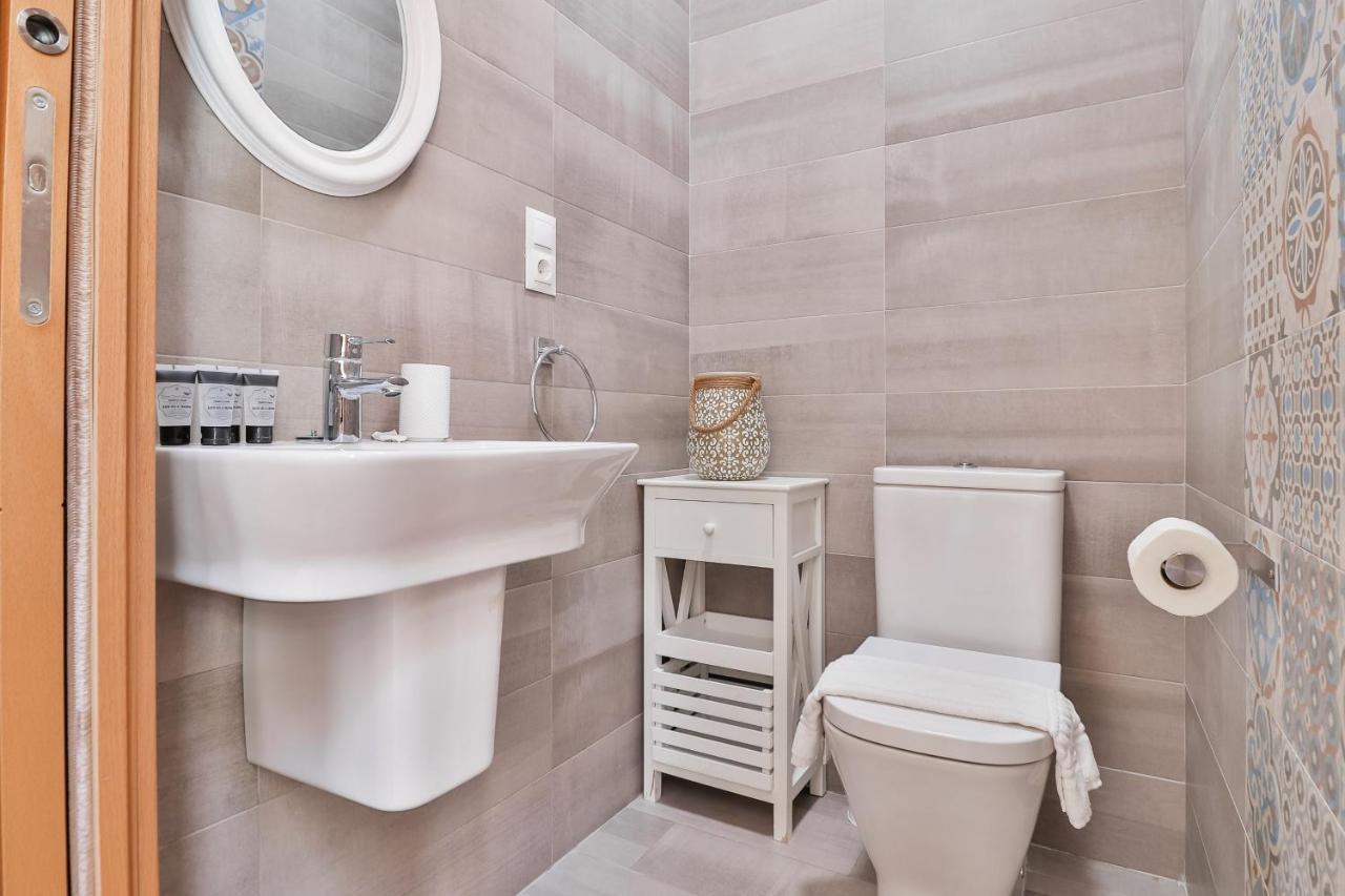 Flat 2 Bedrooms In The City Center มาลากา ภายนอก รูปภาพ