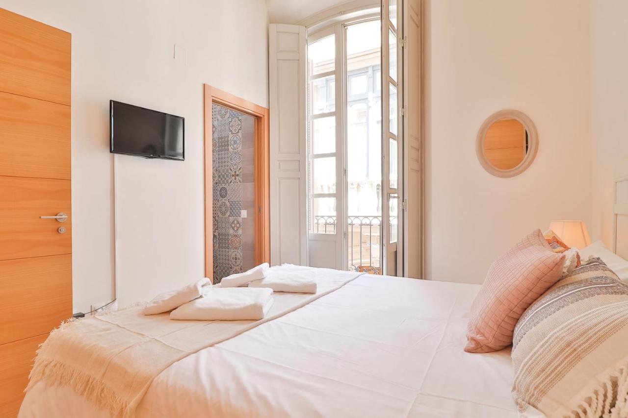 Flat 2 Bedrooms In The City Center มาลากา ภายนอก รูปภาพ