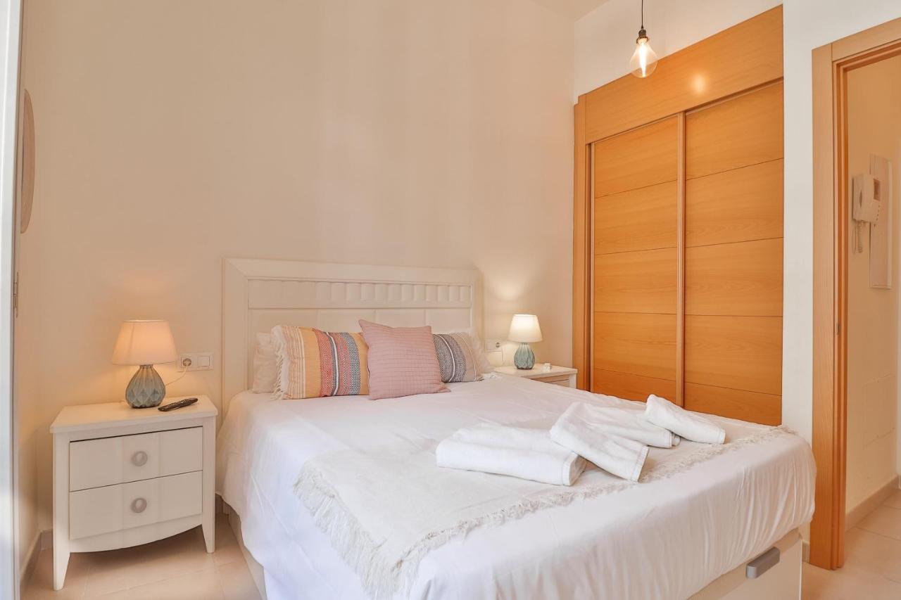 Flat 2 Bedrooms In The City Center มาลากา ภายนอก รูปภาพ