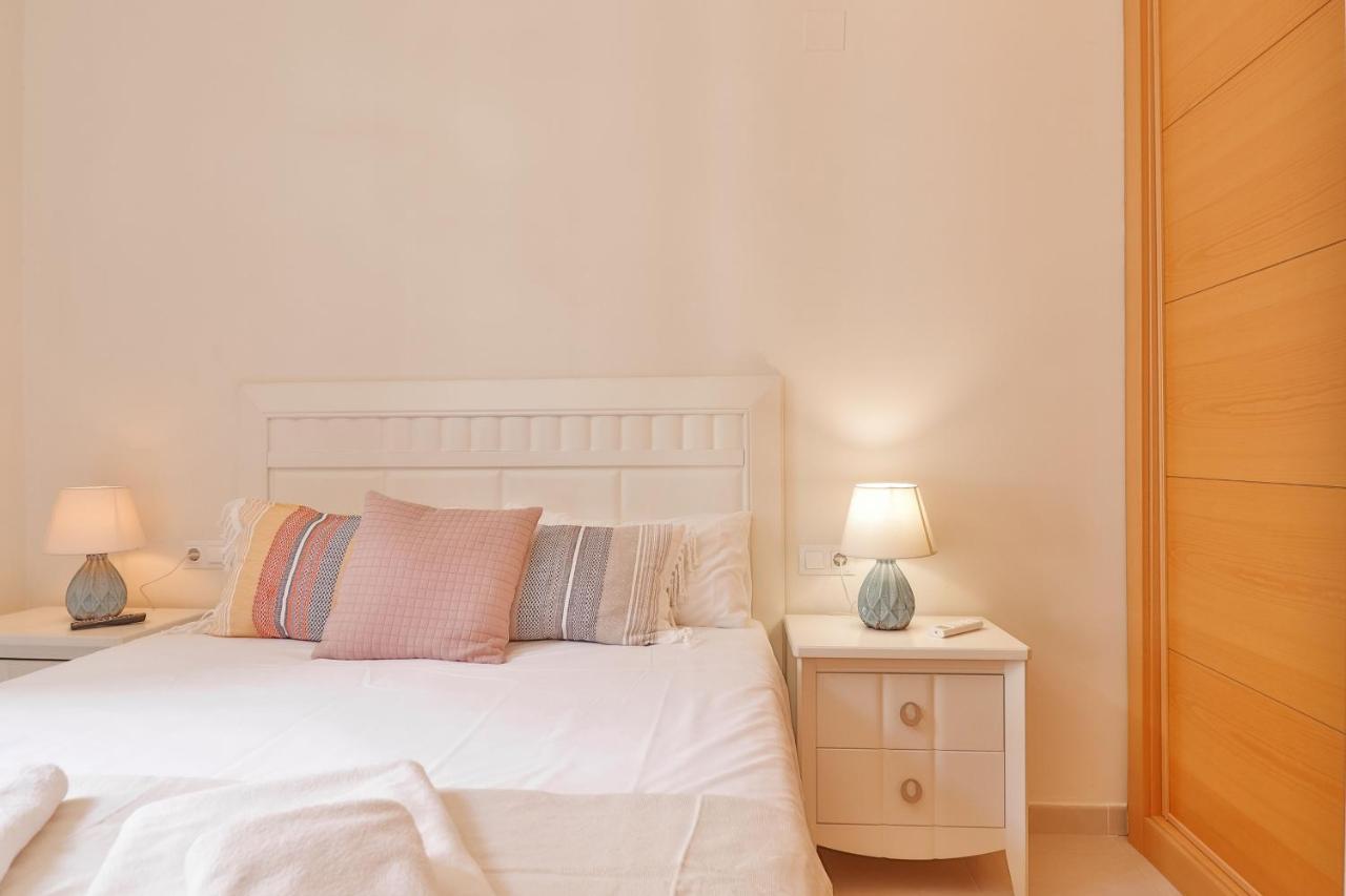 Flat 2 Bedrooms In The City Center มาลากา ภายนอก รูปภาพ